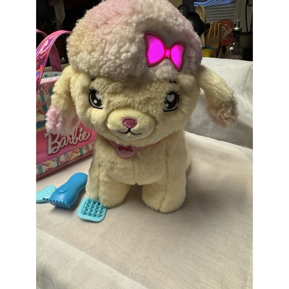 Barbie Plush Toy‎ Playset,Hairdresser Stuffed poodle lights up 2/6 Accessories